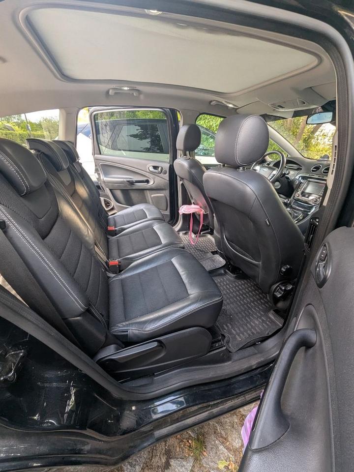 Ford S-Max 2010 — photo 8