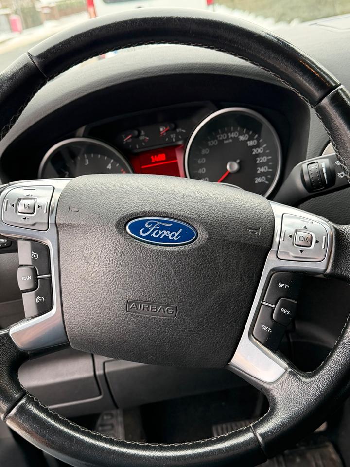 Ford S-Max 2012 — photo 6