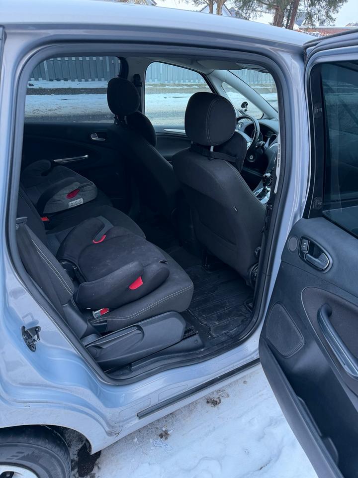 Ford S-Max 2012 — photo 9