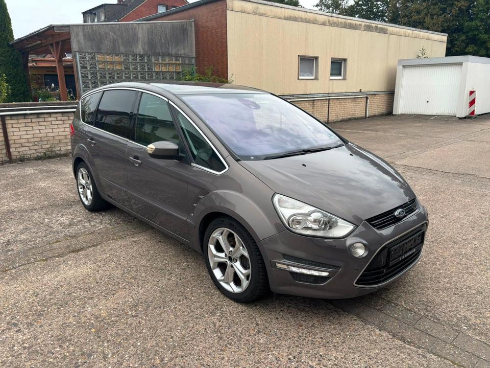 Ford S-Max 2011 — rear view