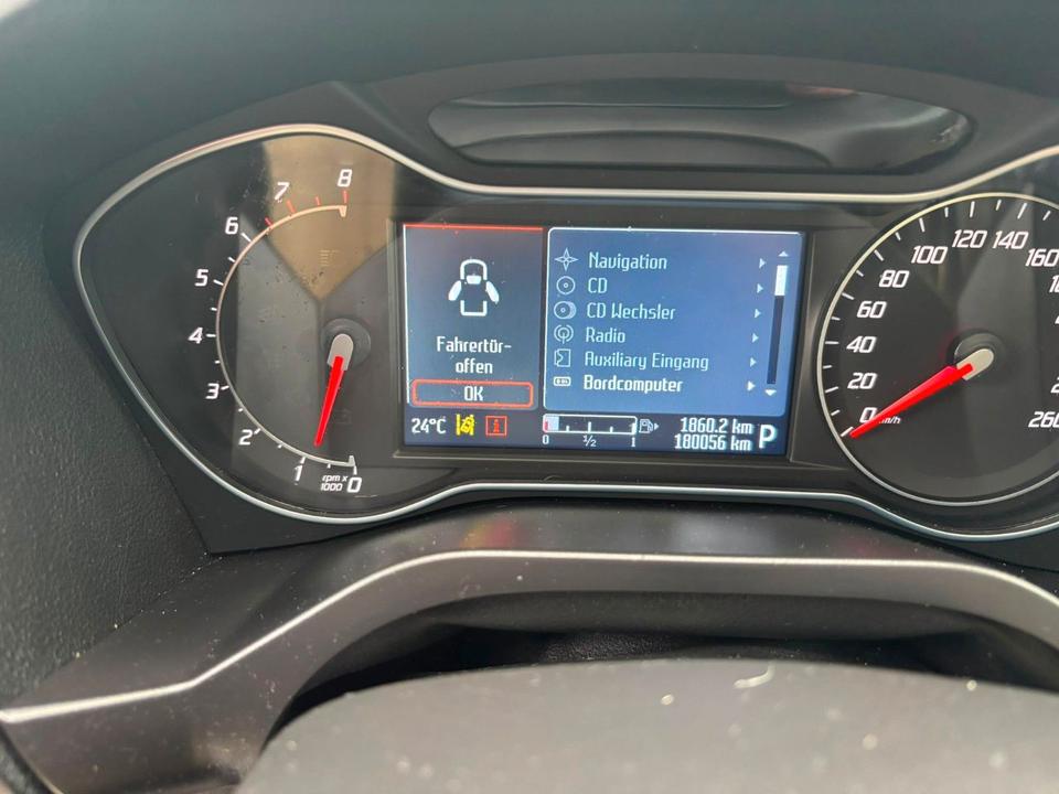 Ford S-Max 2011 — photo 8