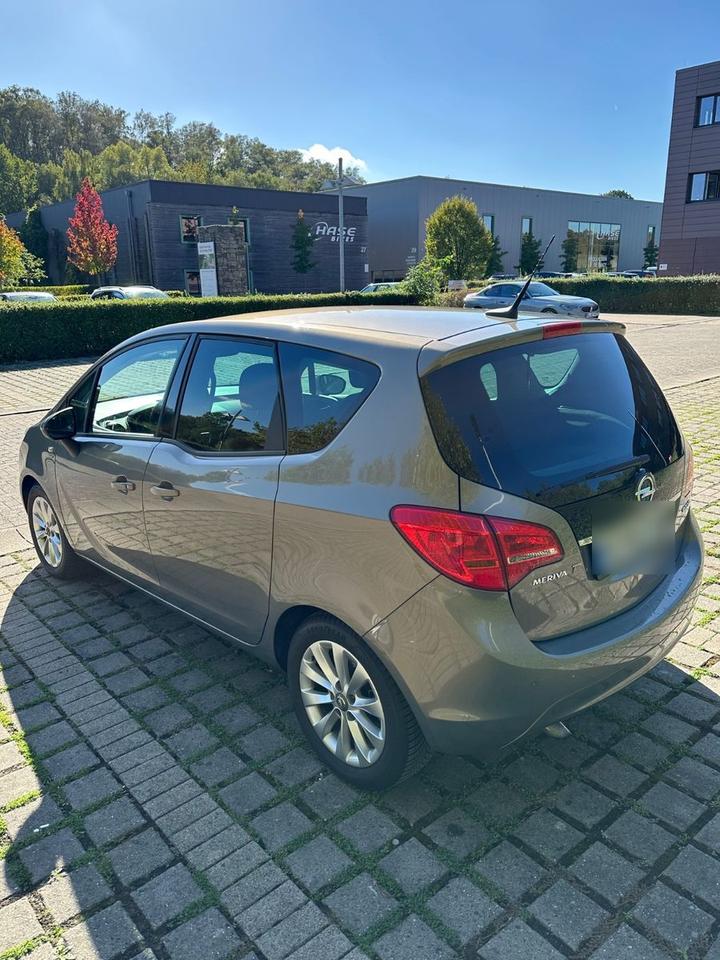 Opel Meriva 2013 — photo 6