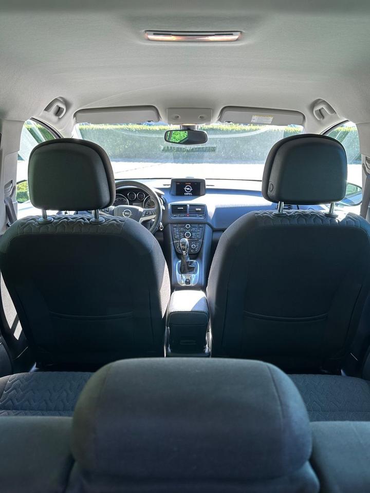 Opel Meriva 2013 — photo 8