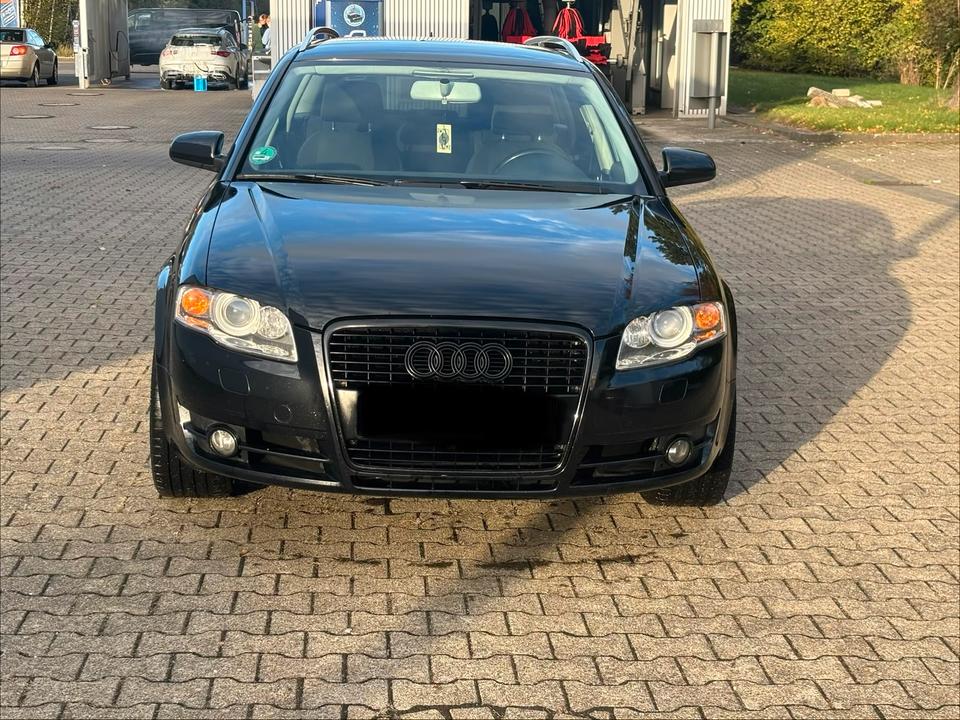 Audi A4 2005 — вигляд ззаду