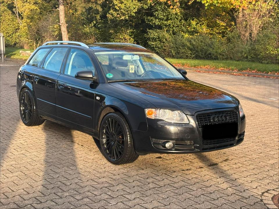 Audi A4 2005 — салон