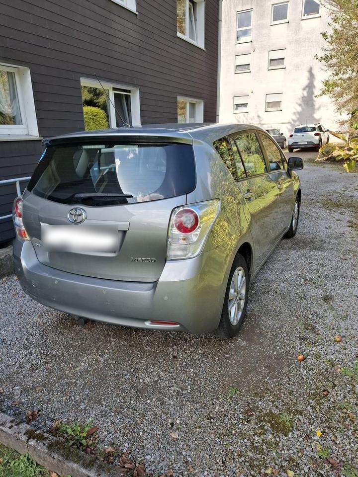 Toyota Verso 2010 — engine