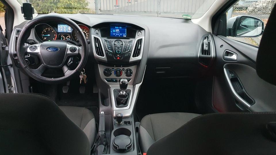 Ford Focus 2012 — фото 10