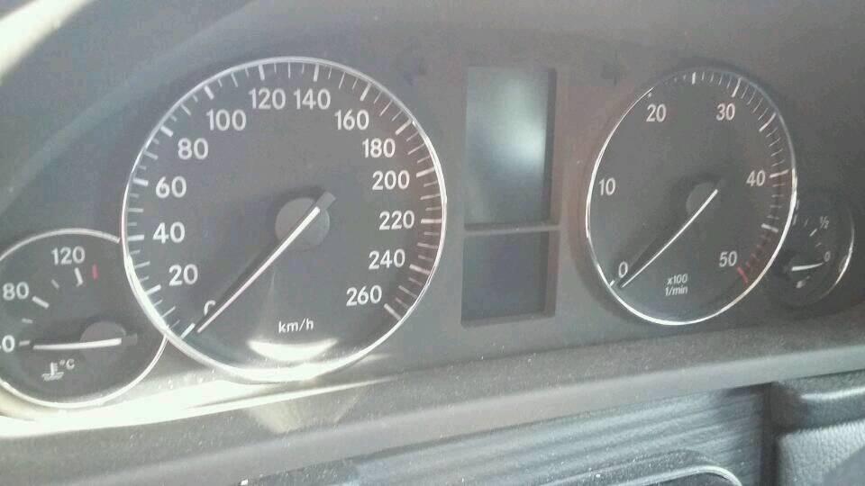 Mercedes Benz C 220 2004 — двигун