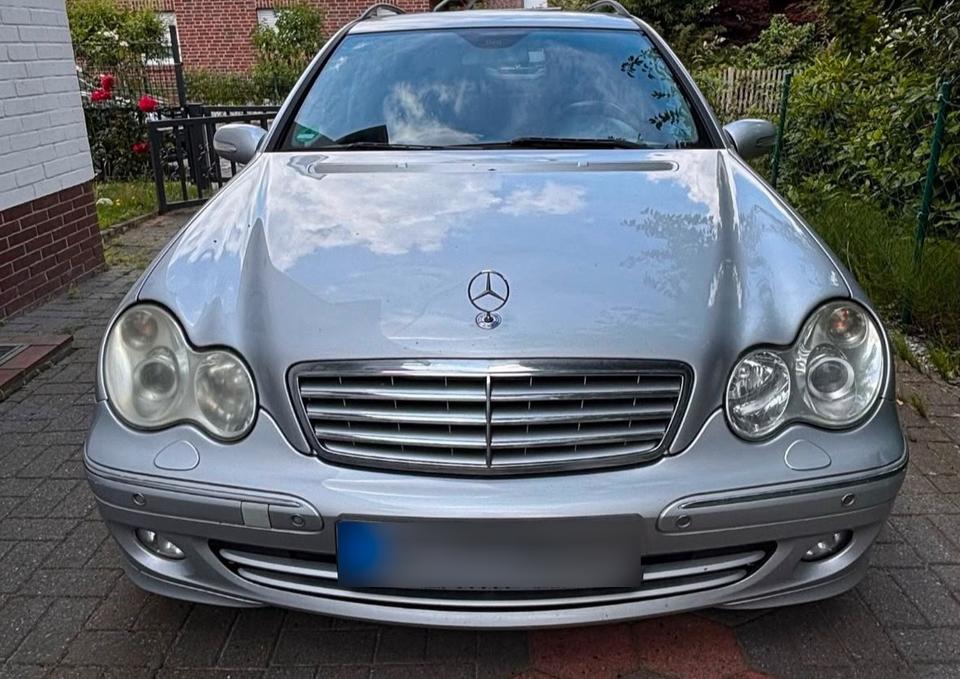 Mercedes Benz C 230 2005 — rear view