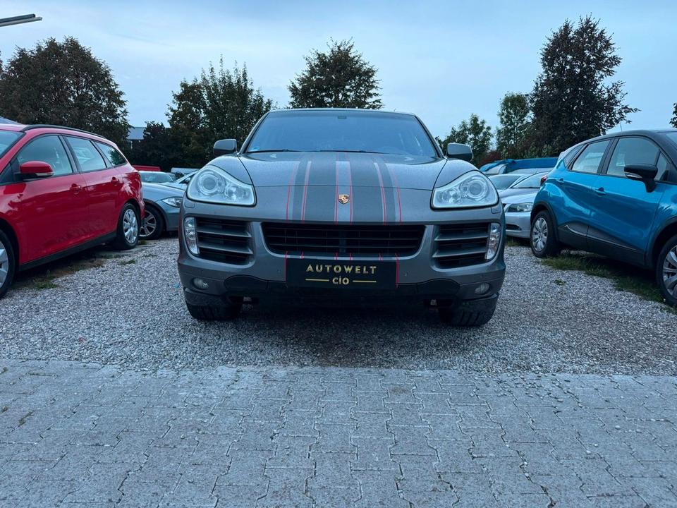 Porsche Cayenne 2009 — rear view