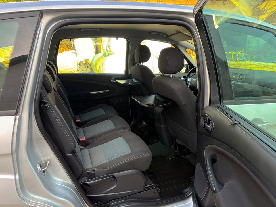 Ford S-Max 2014 — photo 11
