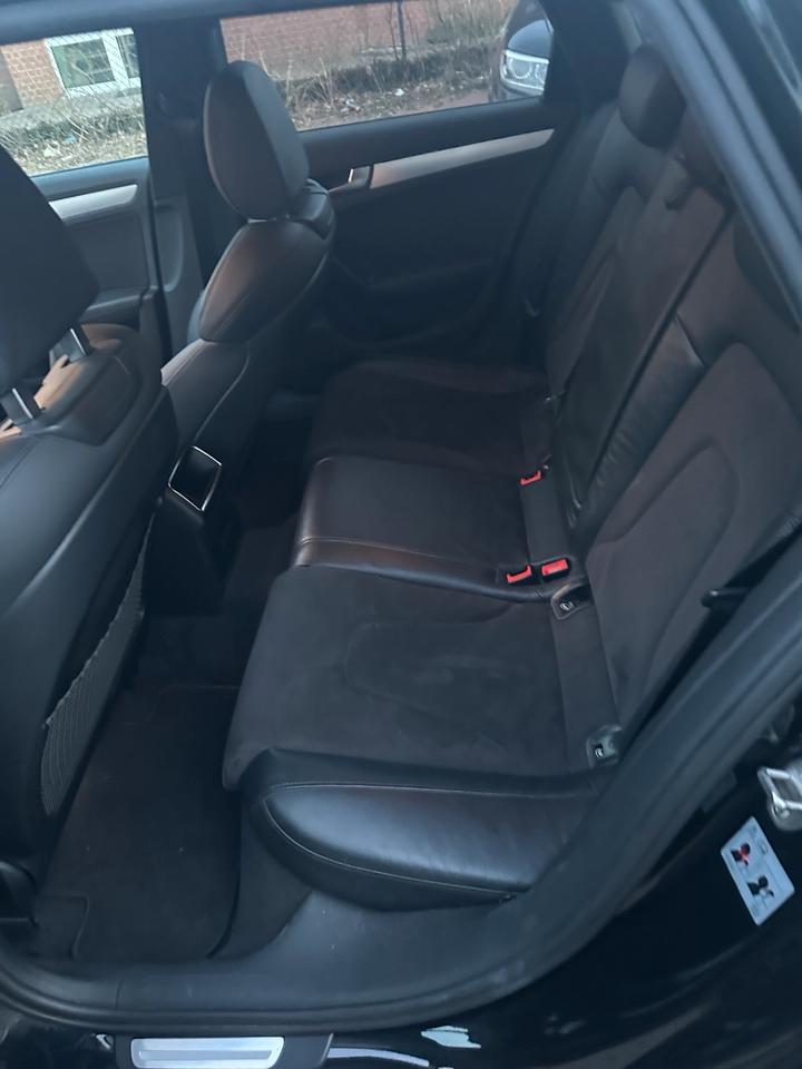 Audi A4 2010 — photo 13