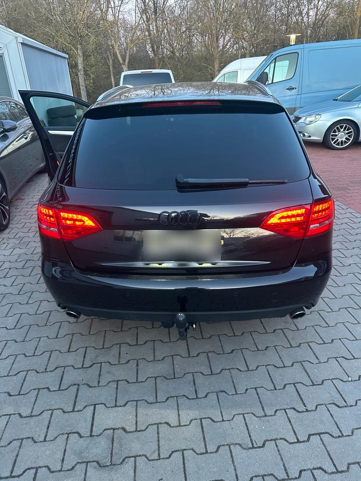 Audi A4 2010 — photo 17