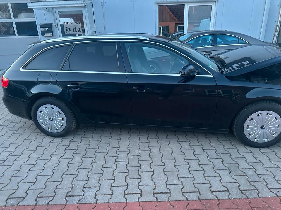 Audi A4 2010 — photo 18
