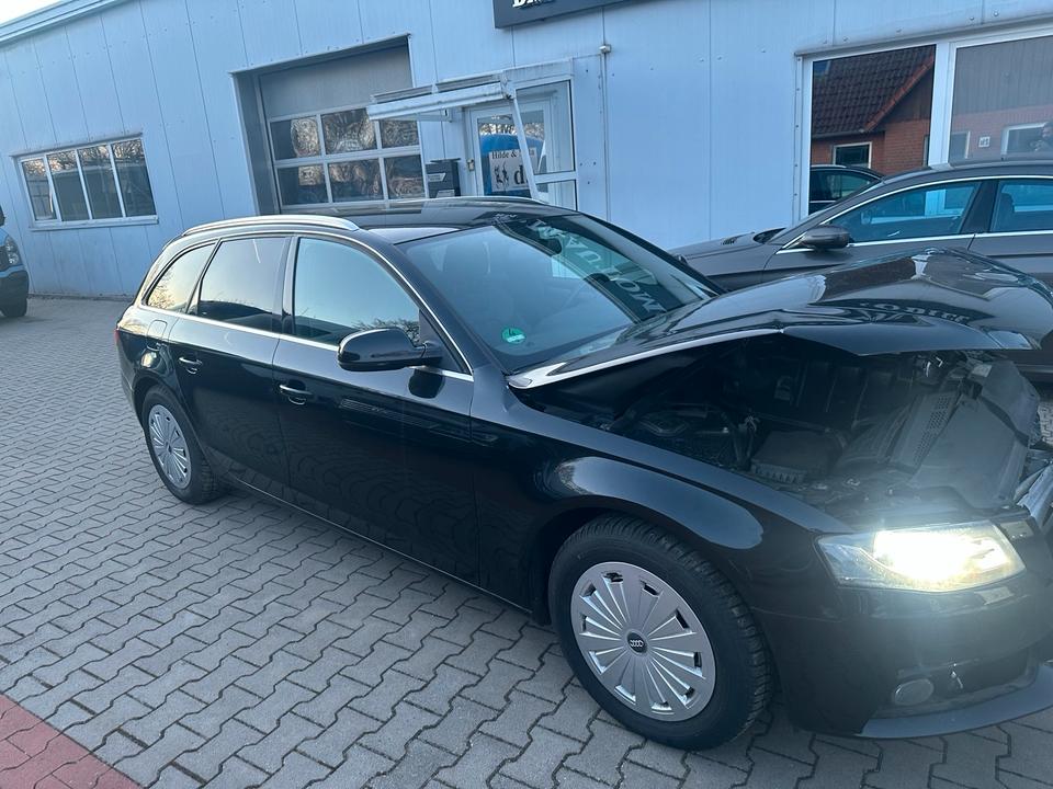 Audi A4 2010 — engine