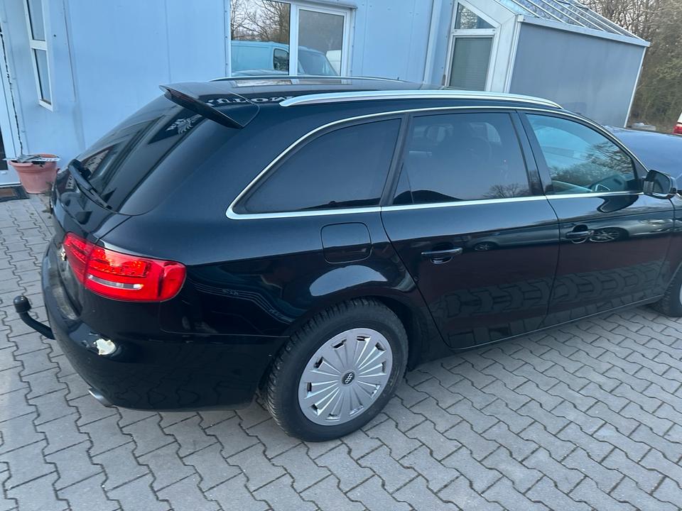 Audi A4 2010 — photo 5