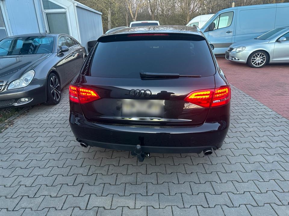 Audi A4 2010 — photo 6