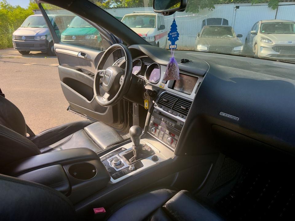 Audi Q7 2008 — photo 10