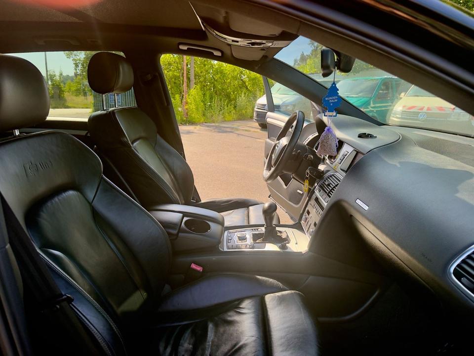 Audi Q7 2008 — photo 11