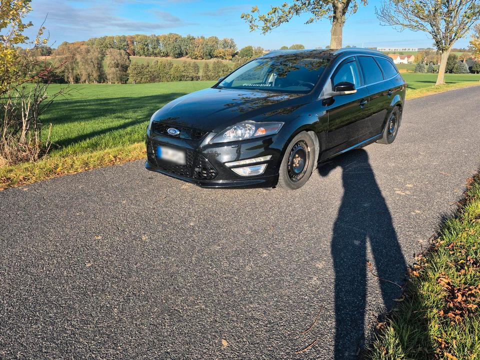 Ford Mondeo 2012 — interior