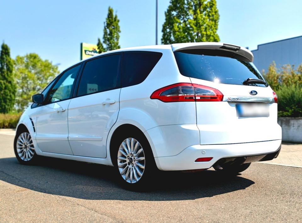 Ford S-Max 2012 — rear view