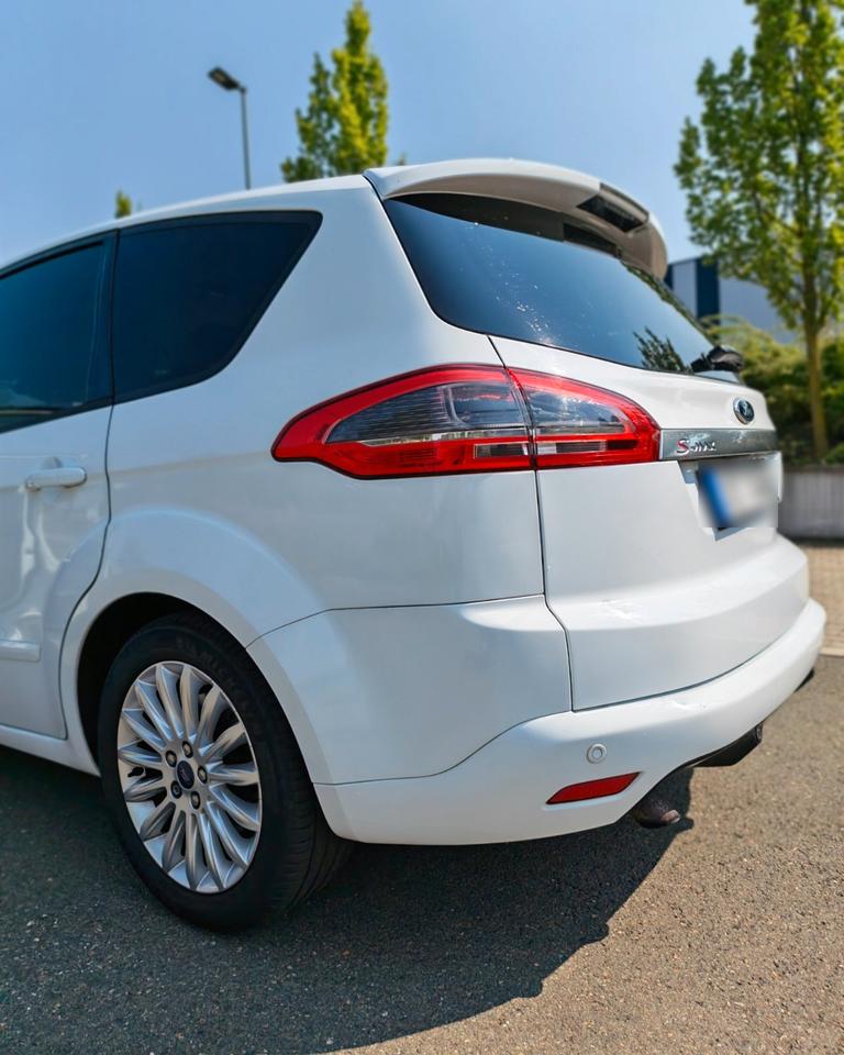 Ford S-Max 2012 — interior