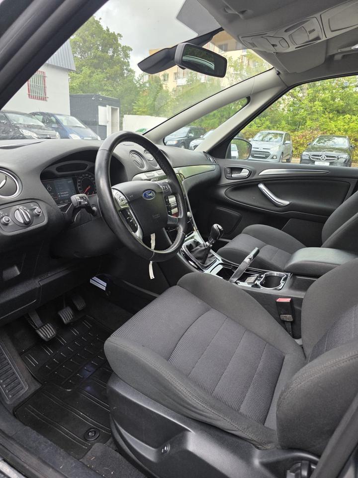 Ford S-Max 2010 — photo 6