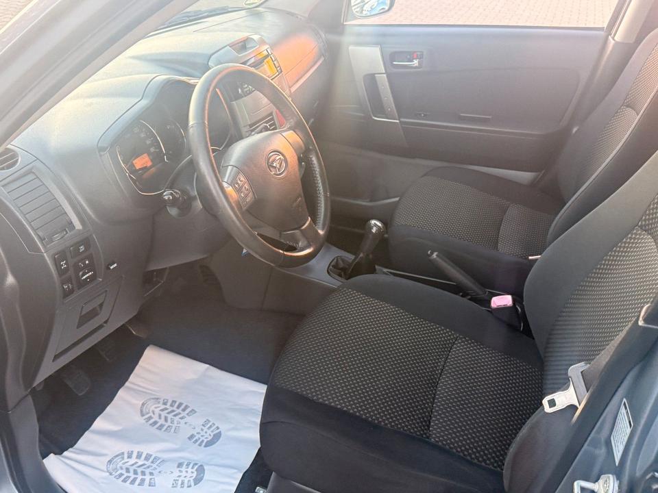 Daihatsu Terios 2010 — photo 16