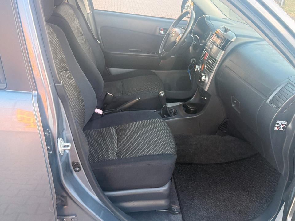 Daihatsu Terios 2010 — photo 34