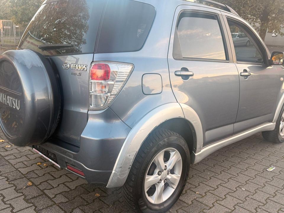 Daihatsu Terios 2010 — photo 37