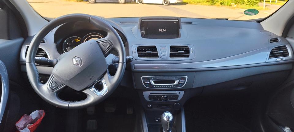 Renault Megane 2015 — photo 12