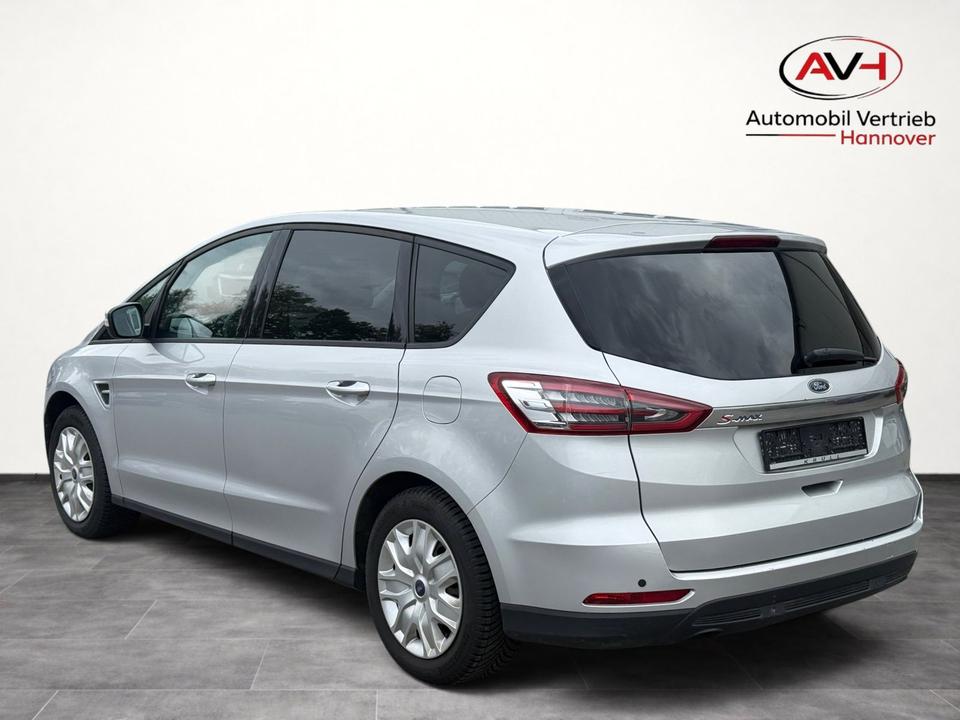 Ford Galaxy 2015 — interior