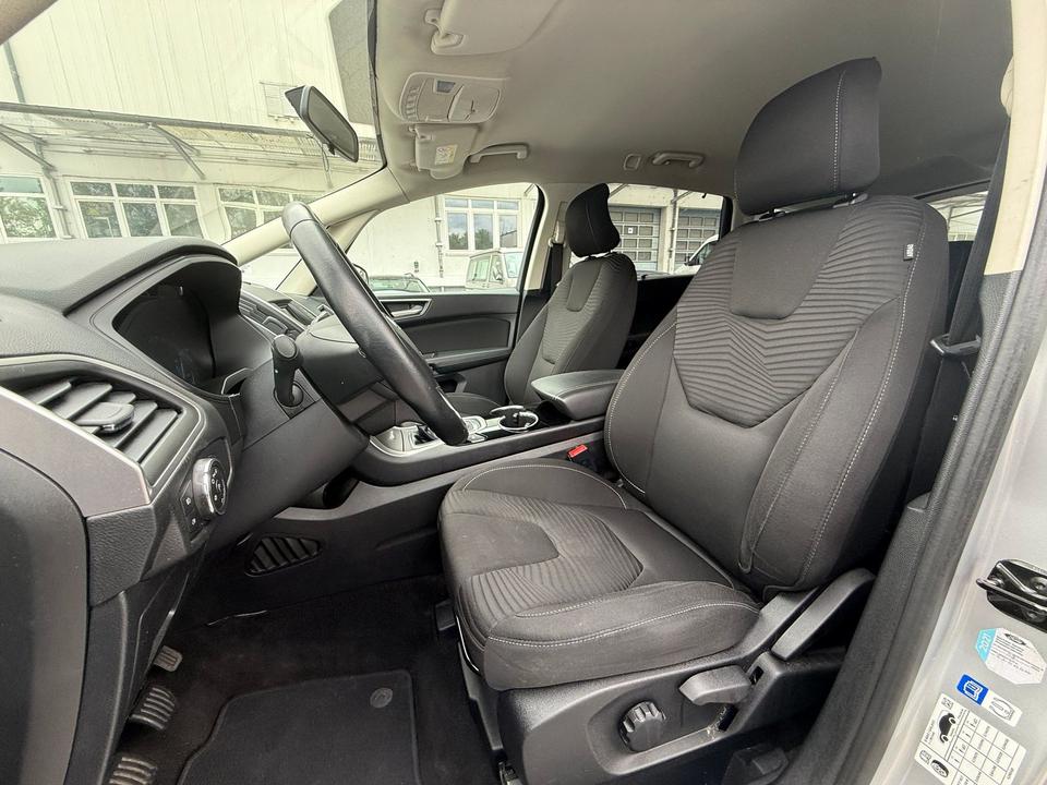 Ford Galaxy 2015 — photo 7