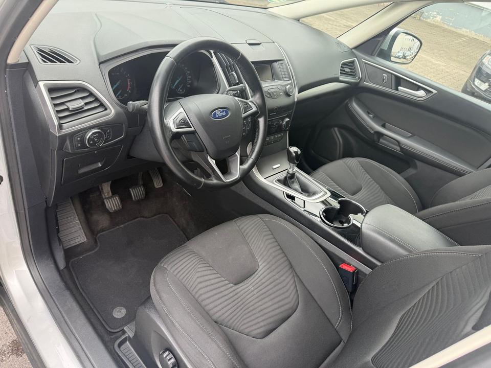 Ford Galaxy 2015 — photo 8