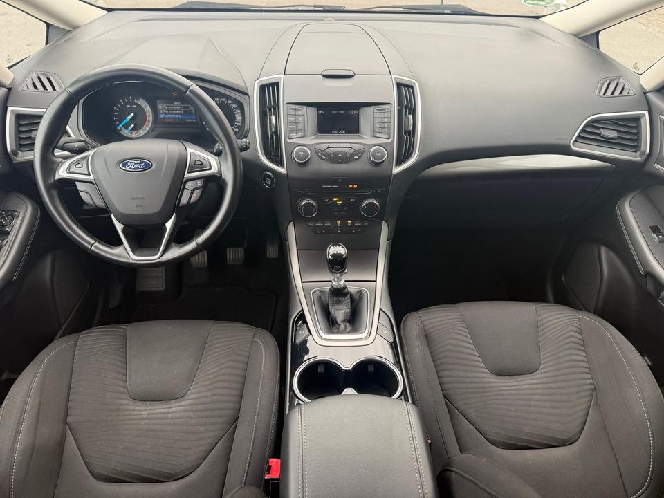 Ford Galaxy 2015 — photo 9