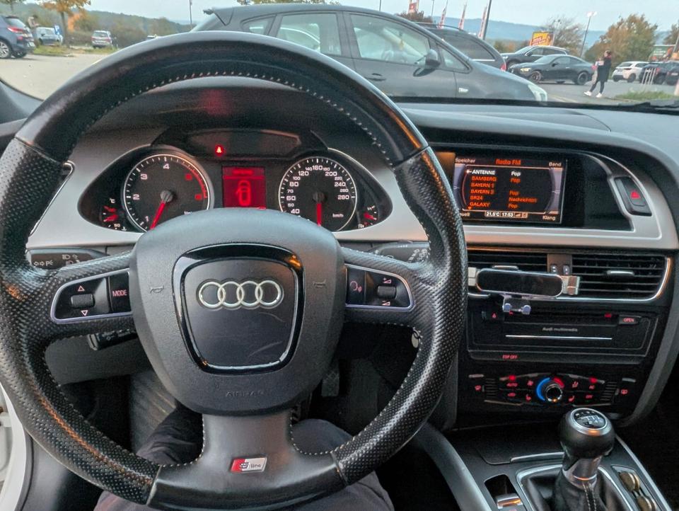 Audi A4 2009 — photo 8