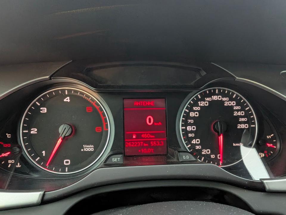 Audi A4 2009 — photo 9