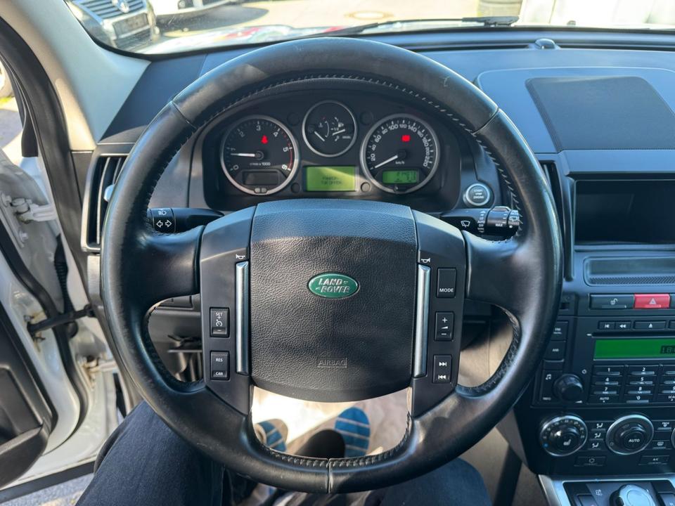 Land Rover Freelander 2012 — photo 17