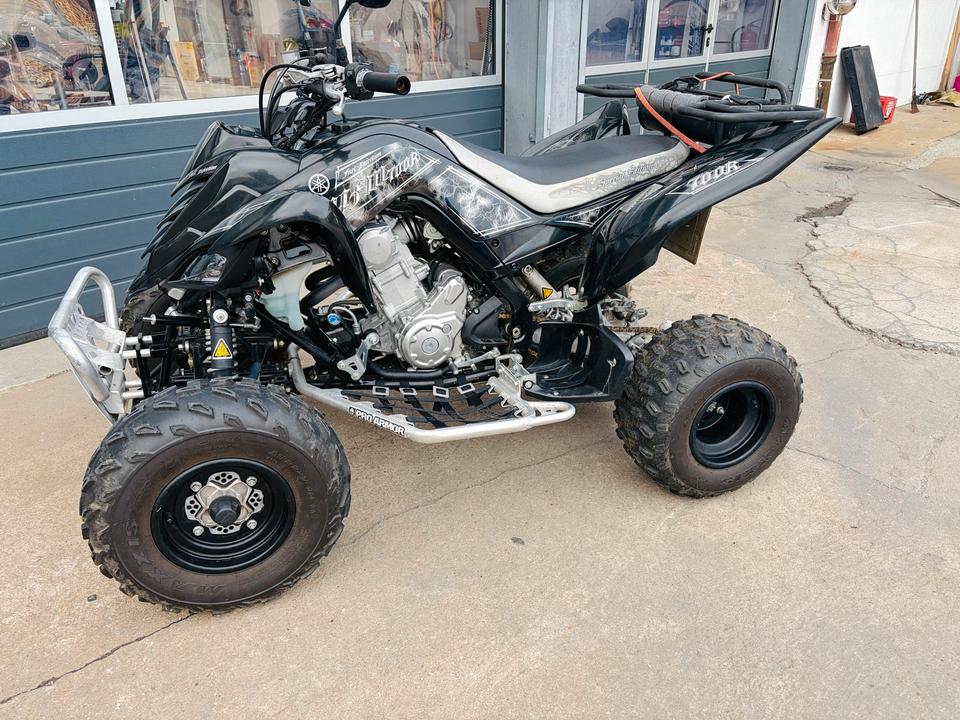 Yamaha ** Yamaha Raptor 700 R Special Ed. LED Drehg Lenkdämpfer Stabi ** 2011 — rear view