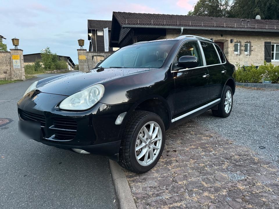 Porsche Cayenne 2006 — rear view