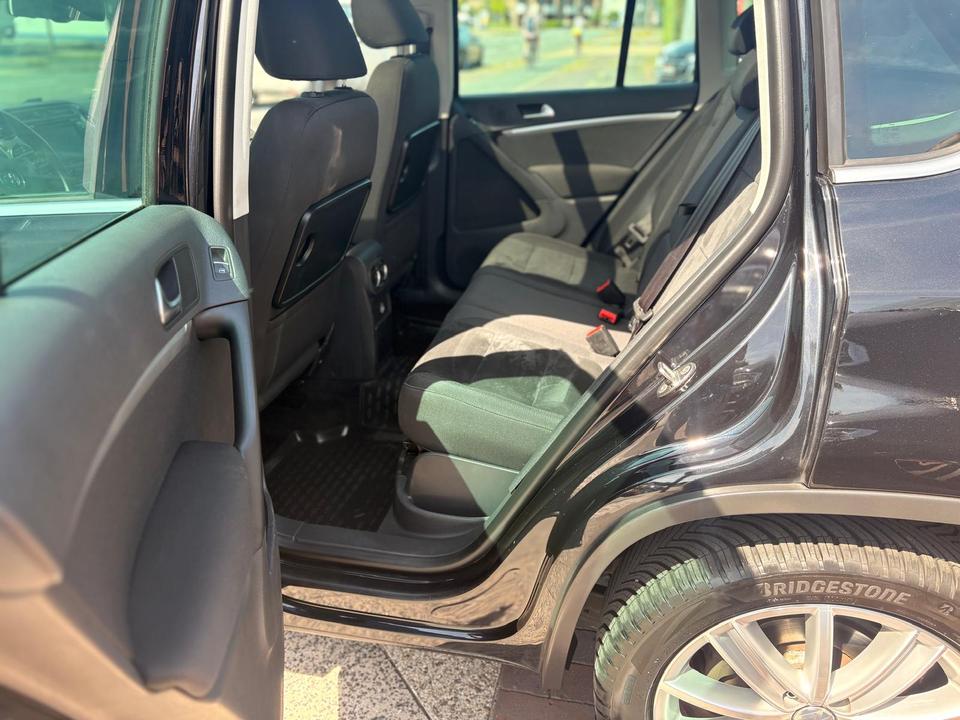 Volkswagen Tiguan 2012 — photo 15