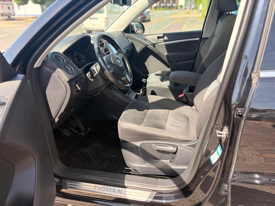 Volkswagen Tiguan 2012 — photo 16