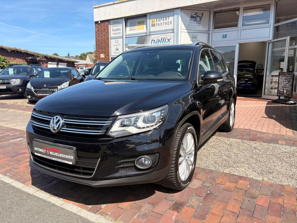 Volkswagen Tiguan 2012 — rear view