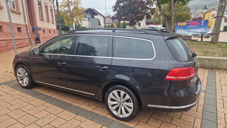 Volkswagen Passat Variant 2013 — rear view