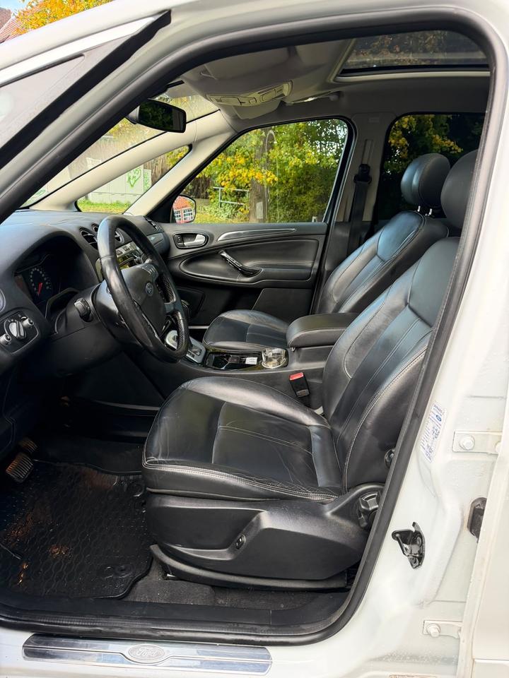 Ford S-Max 2010 — photo 10