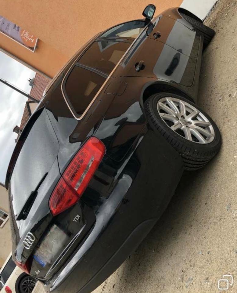 Audi A4 2011 — двигун