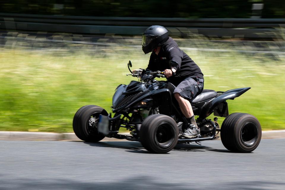 Yamaha Gelöscht • Yamaha Raptor YFM 700R SE Mj. 2016, LOF Quadhouse 1. Hand 2015 — photo 14
