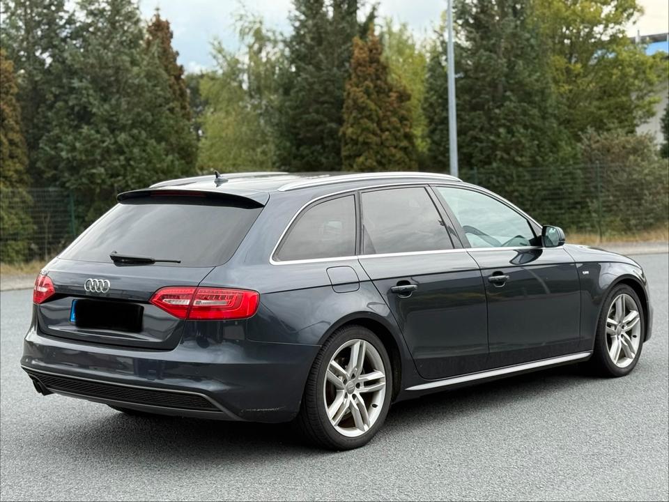 Audi A4 2012 — interior