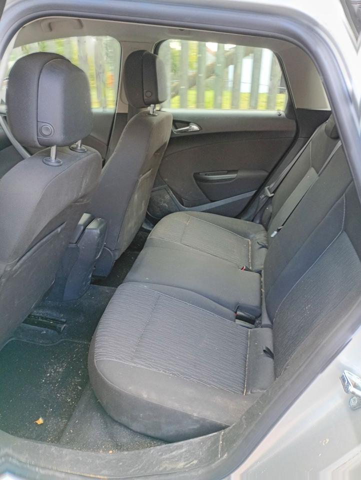 Opel Astra 2014 — photo 5