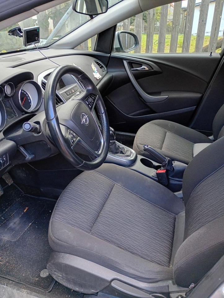 Opel Astra 2014 — photo 6
